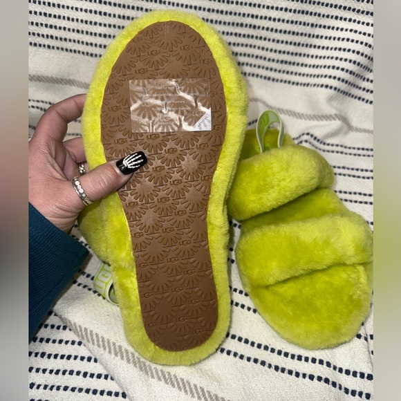 UGG Sheepskin Yeah Slide Slippers neon Green 1115752K Size 4 women’s 6 New gift - Picture 3 of 10